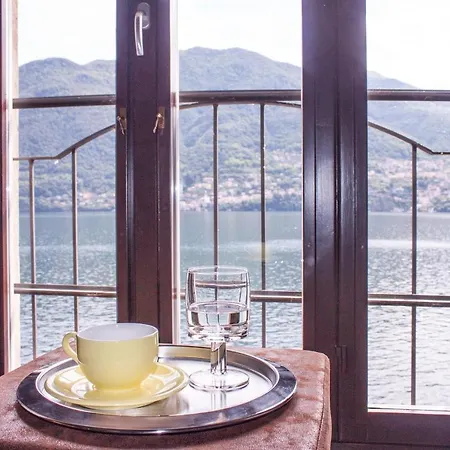 Apartment Paradise At The Pier Of - The House Of Travelers Brienno